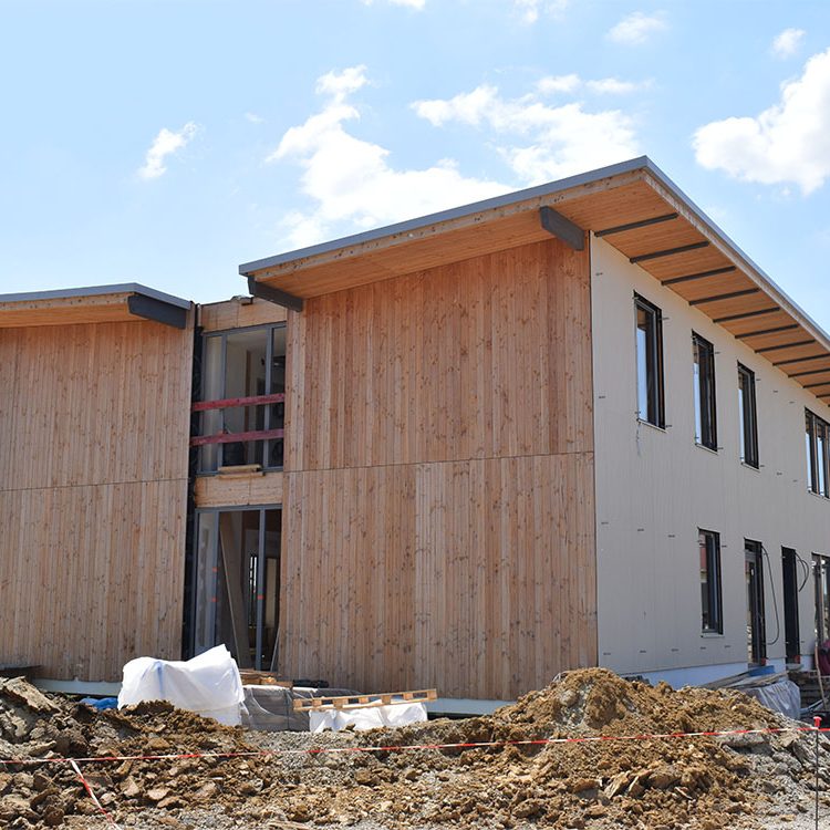 panneau rayonnant métallique Actisteel dans un bâtiment de bureaux dans le Gers